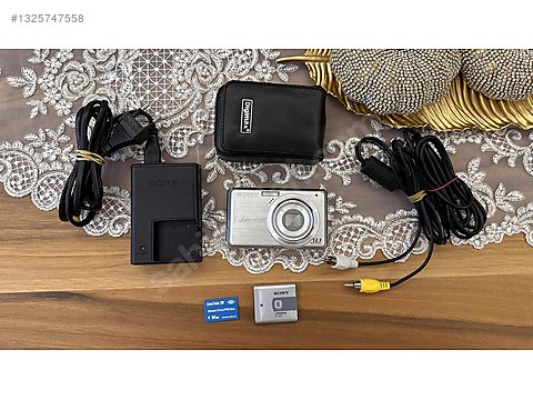 Compact / Sony / Cybershot DSC S980 / Sony Cyber-shot DSC-S980 on
