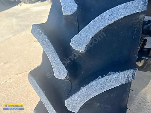 Machinery / Agricultural Machines / Tractors / New Holland / T5.120