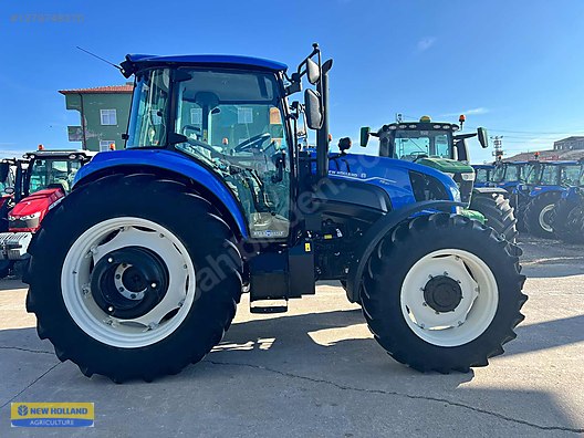 Machinery / Agricultural Machines / Tractors / New Holland / T5.120