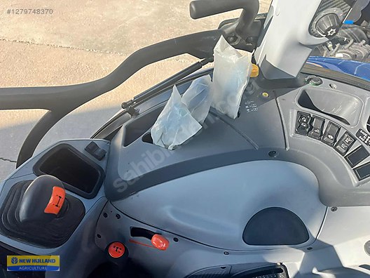 Machinery / Agricultural Machines / Tractors / New Holland / T5.120