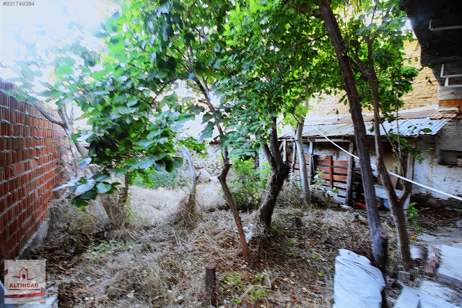 GÜRE MERKEZDE SATILIK BAHÇELİ KÖY EVİ ALTINDAĞ EMLAKTAN Satılık