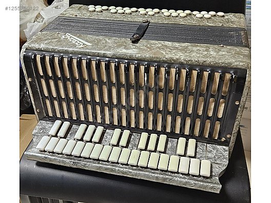 Казань Marka Eski Sovyetler Birliği Üretimi Antika Akordeon - Akordeon ve Tuşlu Çalgılar sahibinden.com'da