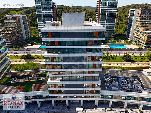 PORTA VADİ'DE KONUMU VE MANZARASIYLA ÖNE ÇIKAN SATILIK OFİS