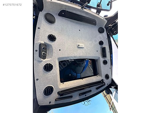 Machinery / Agricultural Machines / Tractors / New Holland / T4.70S