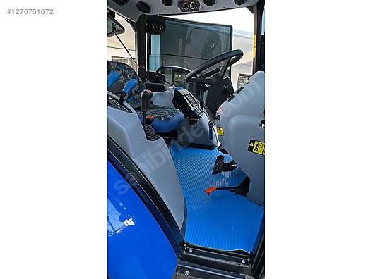 Machinery / Agricultural Machines / Tractors / New Holland / T4.70S