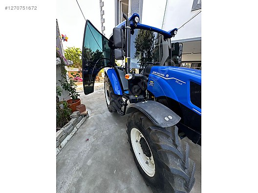 Machinery / Agricultural Machines / Tractors / New Holland / T4.70S