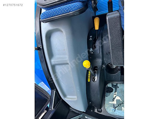 Machinery / Agricultural Machines / Tractors / New Holland / T4.70S