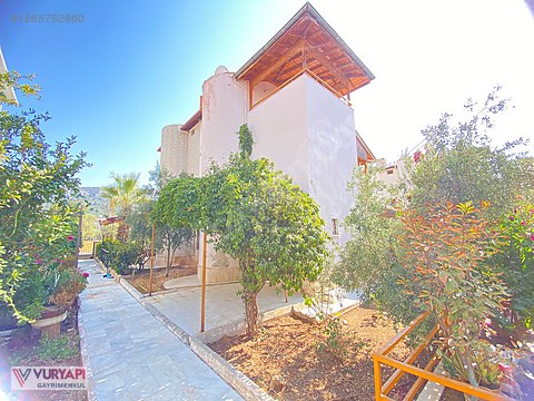 Akbük'te denize 700 metre 3+1 ikiz villa