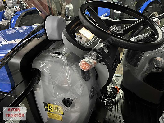 Machinery / Agricultural Machines / Tractors / New Holland / T5.90