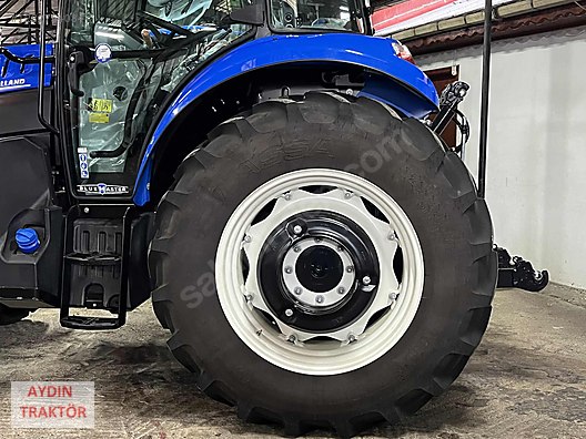 Machinery / Agricultural Machines / Tractors / New Holland / T5.90