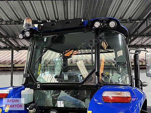 Machinery / Agricultural Machines / Tractors / New Holland / T5.90