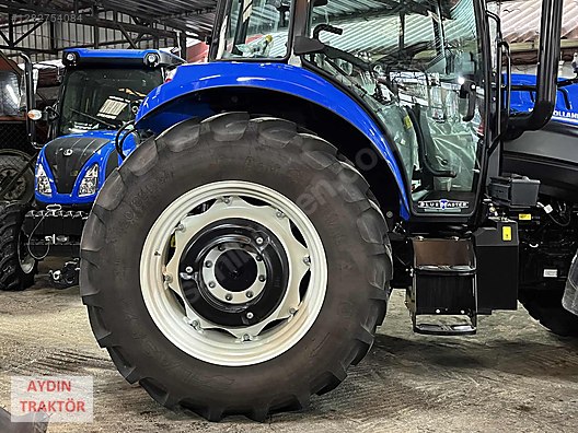 Machinery / Agricultural Machines / Tractors / New Holland / T5.90