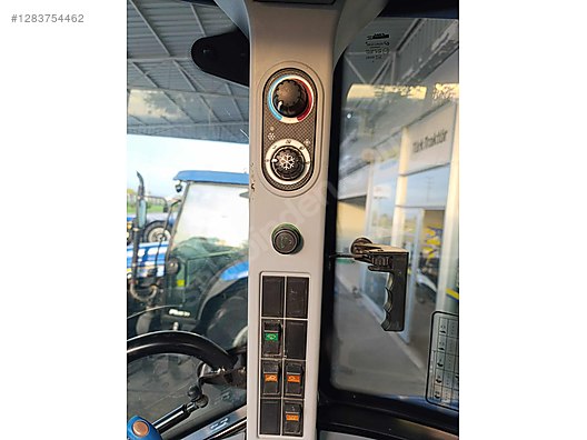 Machinery / Agricultural Machines / Tractors / New Holland / TD110D