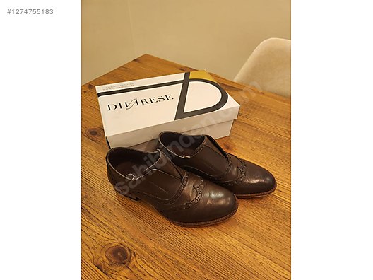 Used & Brand New Items / Clothing & Accessories / Women / Shoes / Flat-Heeled