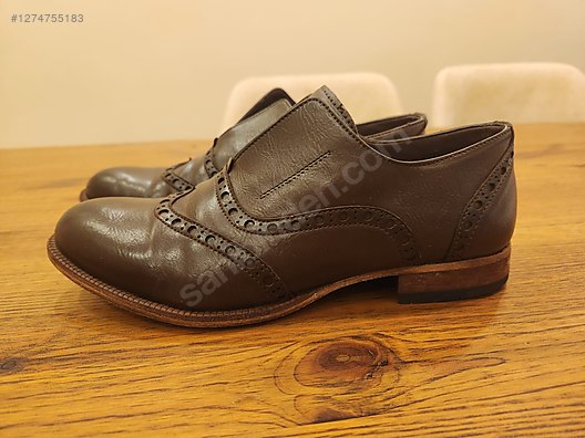 Used & Brand New Items / Clothing & Accessories / Women / Shoes / Flat-Heeled