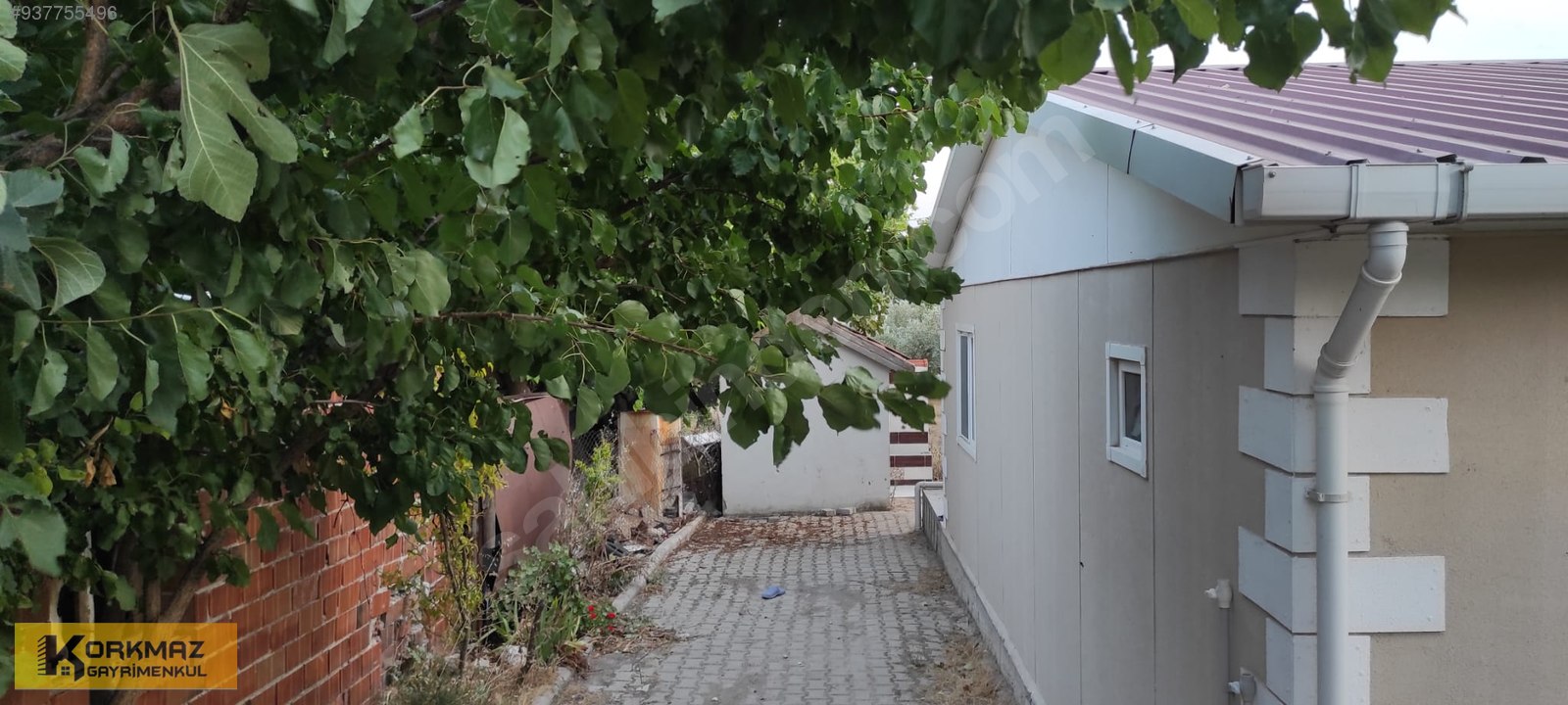 İZMİR MENDERES TEKELİDE İÇİNDE EV OLAN 510 m2 ARSA ELEK. SU VAR