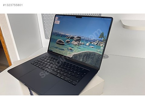 Apple Macbook / Midnight Macbook Air M3 15