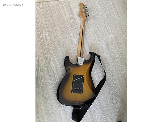 Squier Elektro Gitar