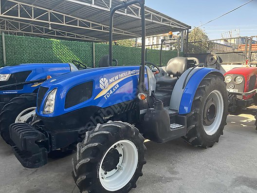 Machinery / Agricultural Machines / Tractors / New Holland / TD4.65B