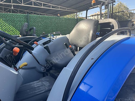 Machinery / Agricultural Machines / Tractors / New Holland / TD4.65B