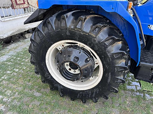 Machinery / Agricultural Machines / Tractors / New Holland / 75-56s