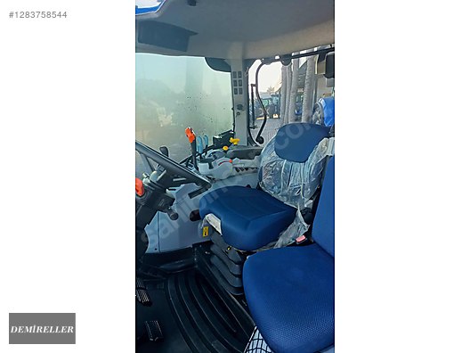 TR6.135S 2023 New Holland