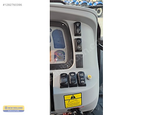 Machinery / Agricultural Machines / Tractors / New Holland / TD5.90