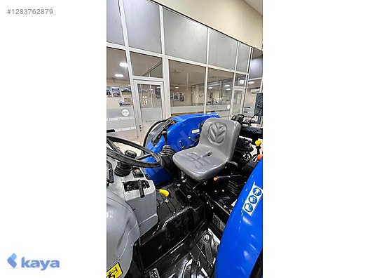 Machinery / Agricultural Machines / Tractors / New Holland / T3.60B