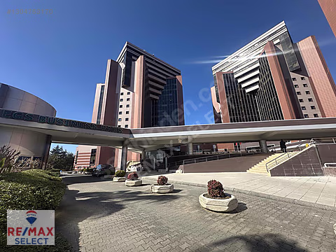 REMAX SELECT DÜNYA TİCARET MERKEZİNDE DEVREN KİRALIK CAFE