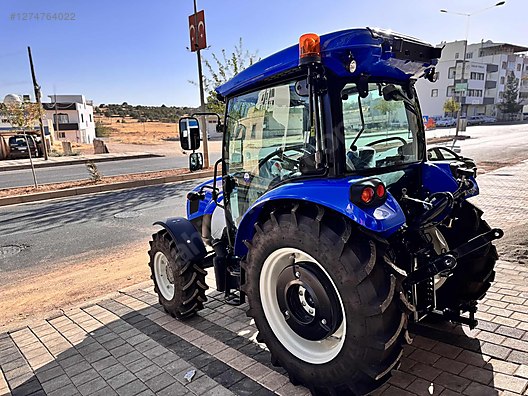 Machinery / Agricultural Machines / Tractors / New Holland / T4.70S