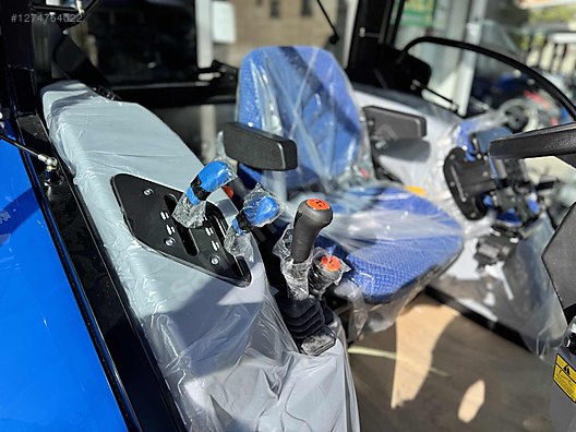 Machinery / Agricultural Machines / Tractors / New Holland / T4.70S