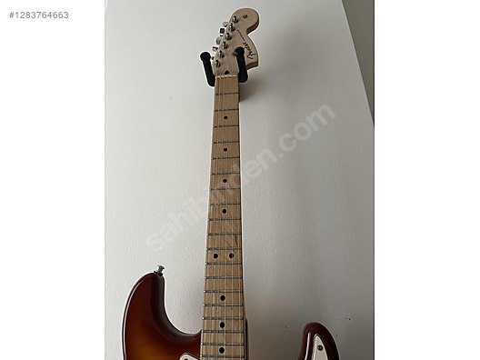 Squier Elektro Gitar