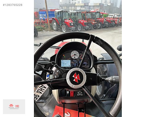 Machinery / Agricultural Machines / Tractors / Massey Ferguson / 5711 M