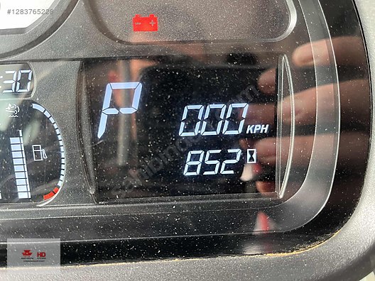 Machinery / Agricultural Machines / Tractors / Massey Ferguson / 5711 M