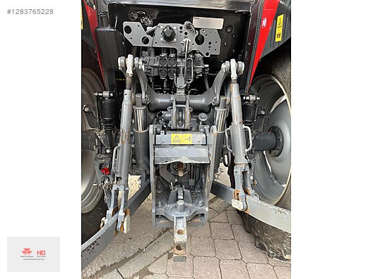 Machinery / Agricultural Machines / Tractors / Massey Ferguson / 5711 M