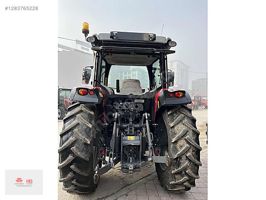 Machinery / Agricultural Machines / Tractors / Massey Ferguson / 5711 M
