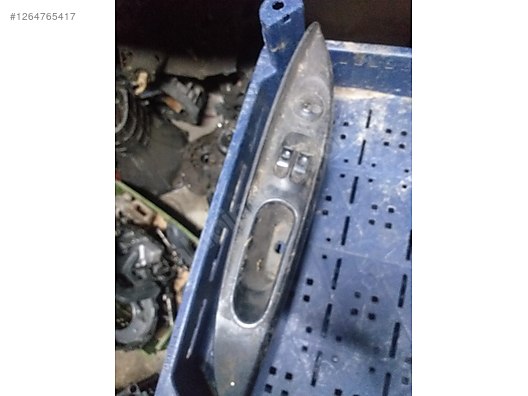 STAREX SOL CAM DÜĞMESİ ORJ - Hyundai Yedek Parça ürün fotoğrafı