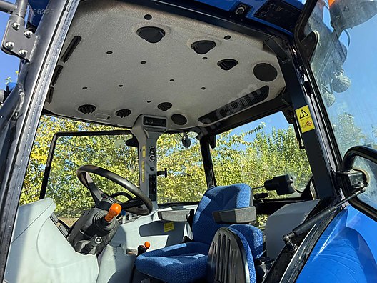 Machinery / Agricultural Machines / Tractors / New Holland / TD5.90