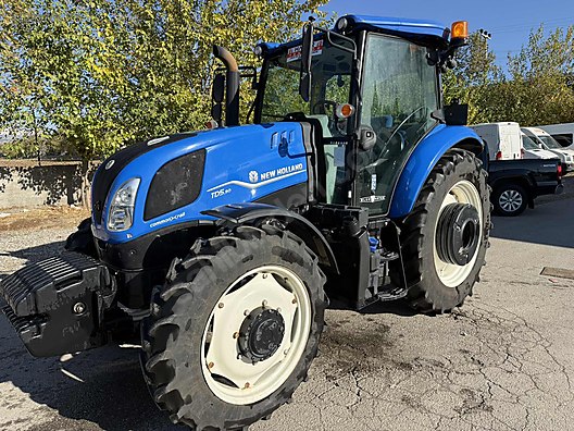 Machinery / Agricultural Machines / Tractors / New Holland / TD5.90