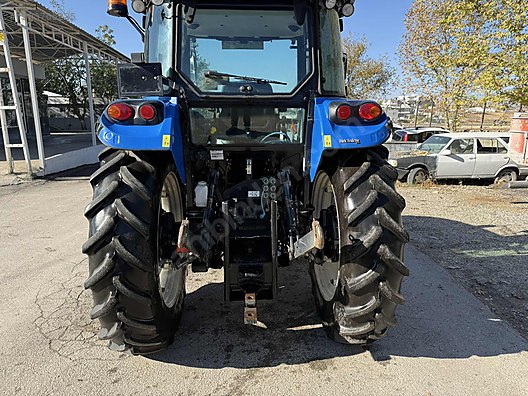 Machinery / Agricultural Machines / Tractors / New Holland / TD5.90