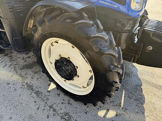 Machinery / Agricultural Machines / Tractors / New Holland / TD5.90