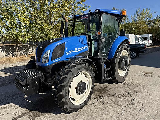 Machinery / Agricultural Machines / Tractors / New Holland / TD5.90