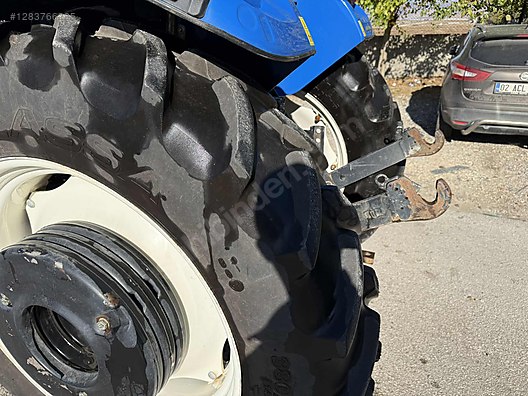 Machinery / Agricultural Machines / Tractors / New Holland / TD5.90