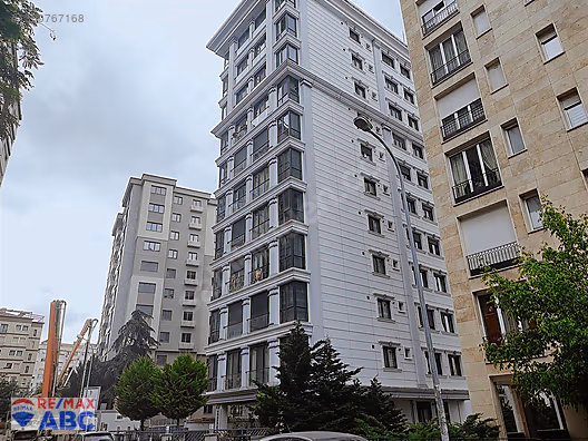 ERENKÖY KIZ LİSESİNİN YANINDA MARMARAY' A YAKIN 2+1 KİRALIK