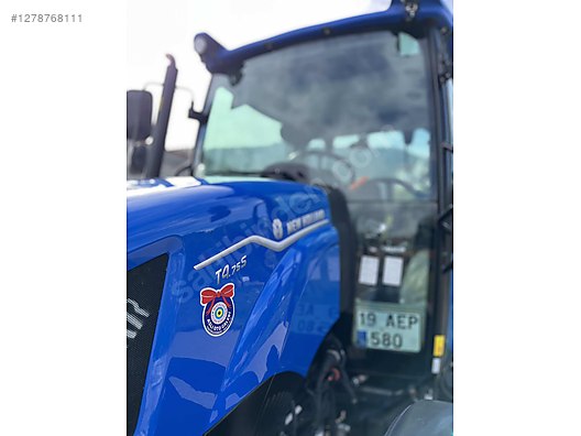 Machinery / Agricultural Machines / Tractors / New Holland / T4.75S