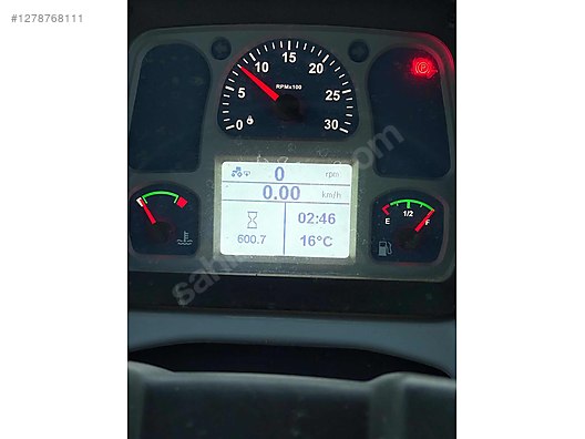 Machinery / Agricultural Machines / Tractors / New Holland / T4.75S