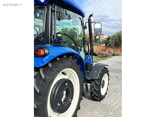 Machinery / Agricultural Machines / Tractors / New Holland / T4.75S