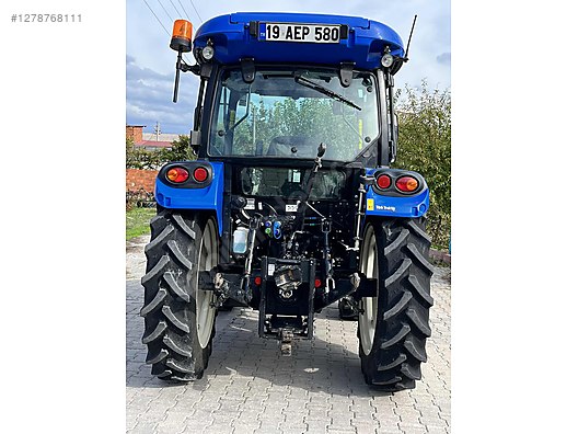 Machinery / Agricultural Machines / Tractors / New Holland / T4.75S