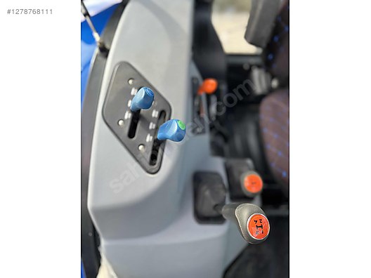 Machinery / Agricultural Machines / Tractors / New Holland / T4.75S