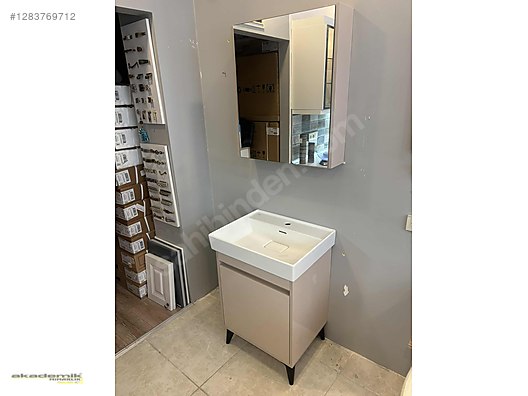 İkinci El ve Sıfır Alışveriş / Bahçe & Yapı Market / Yapı Malzemeleri / Banyo & Mutfak / Banyo Dolabı